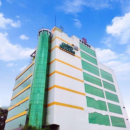 Greenwindows Hotel Davao Bagian luar foto
