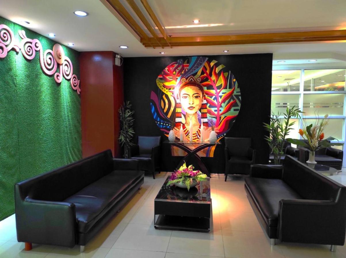 Greenwindows Hotel Davao Bagian luar foto
