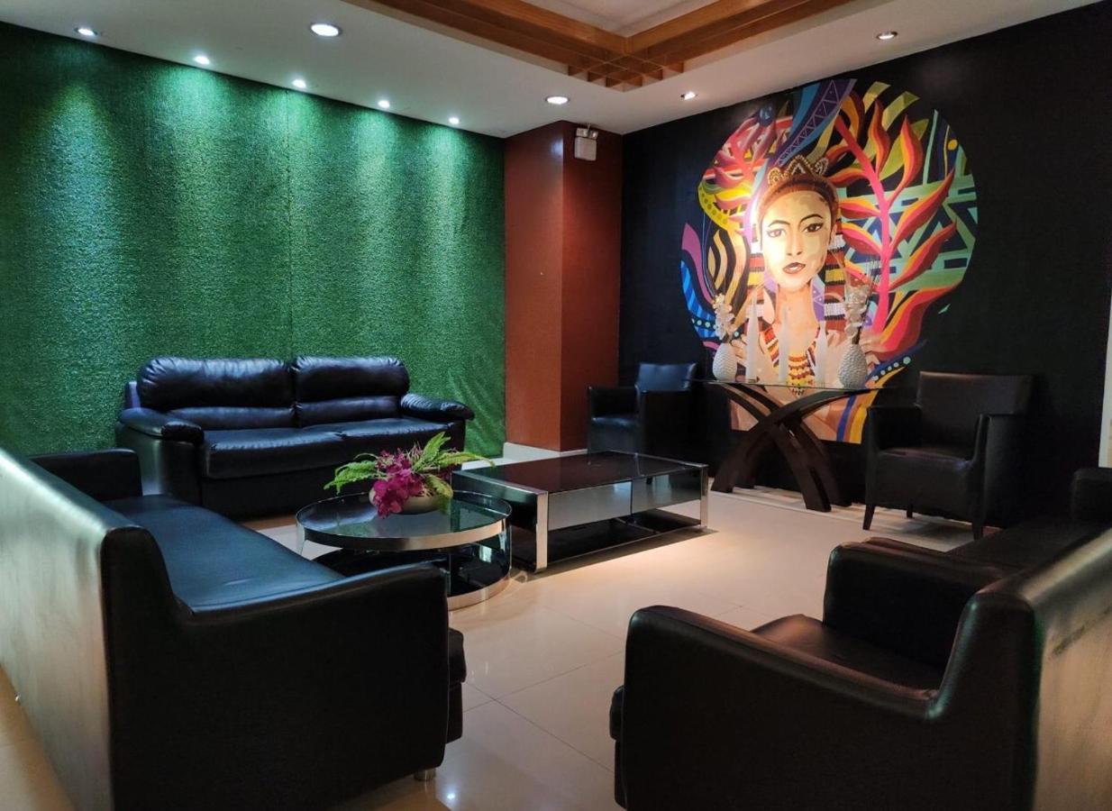 Greenwindows Hotel Davao Bagian luar foto